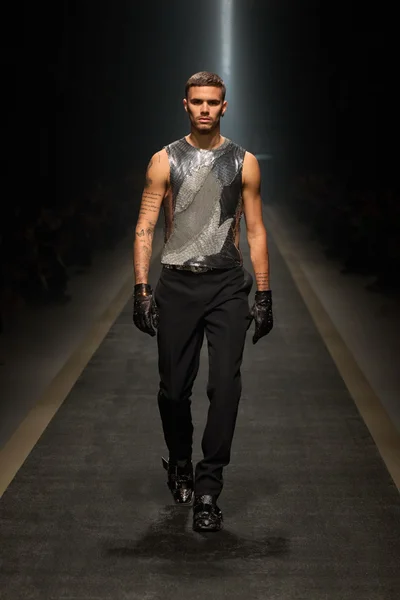 Look 65